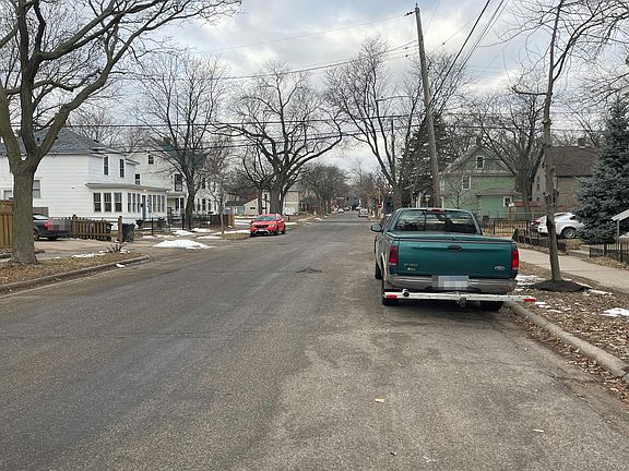 4th image of 1004 17th Ave N