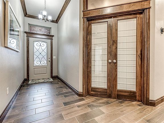 4th image of 3200 Drake Crest Dr
