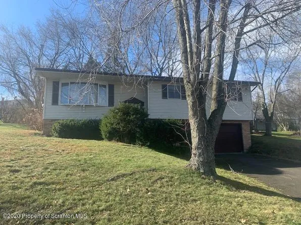 312 Carnation Dr, Clarks Summit, PA 18411