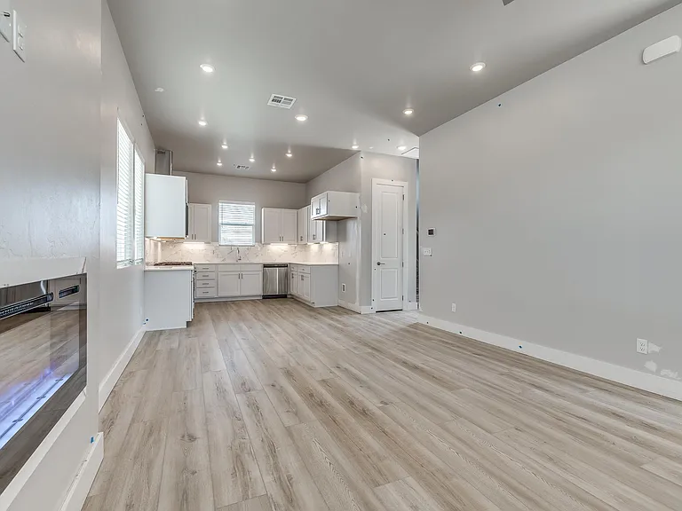 2523 NW 132nd Pl — Photo 8