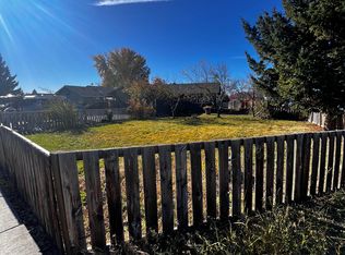 1711 SW 27th St, Redmond, OR 97756