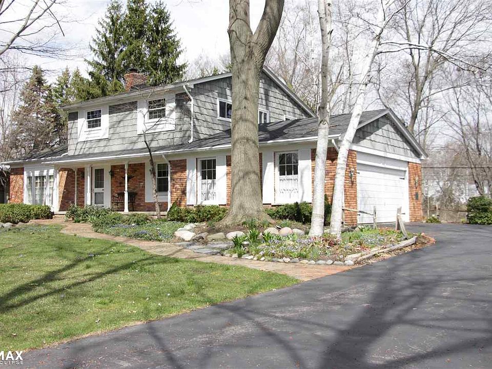 1st image of 386 Wellington Cres