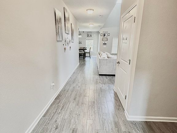 4th image of 206 LOMBARD Way