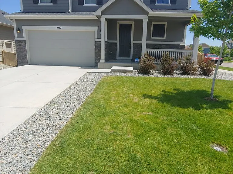 1042 Woodgate Ct — Photo 1
