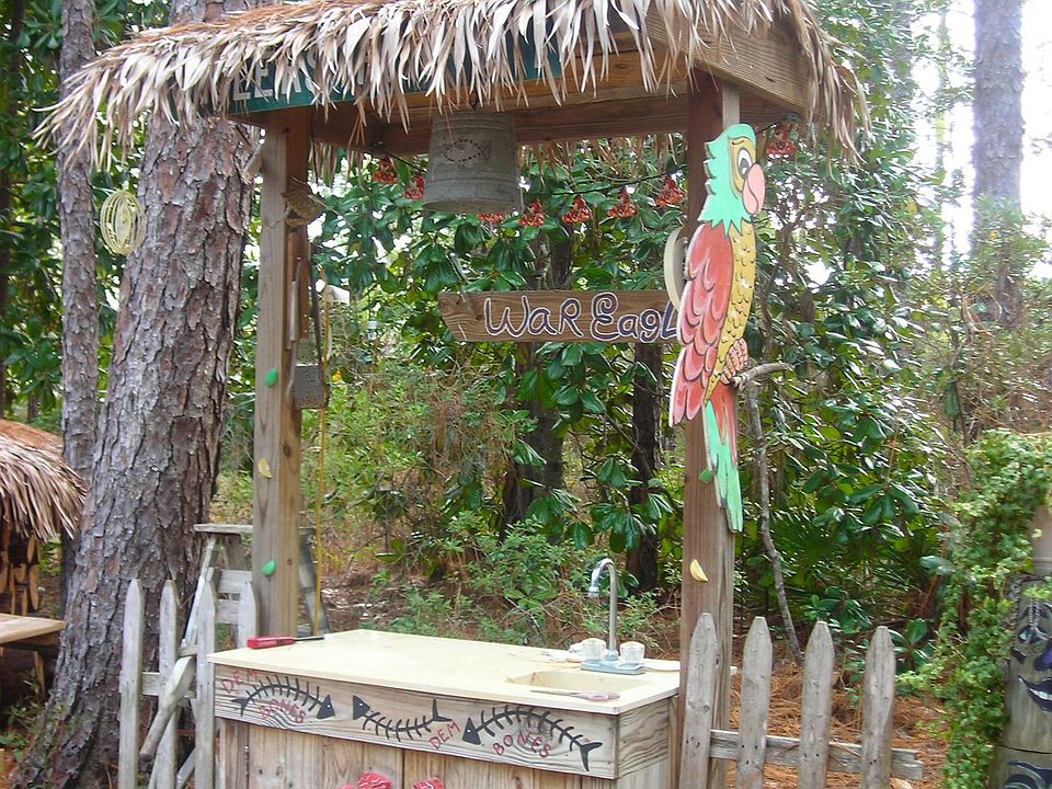Tiki Hut With Sink