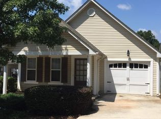 180 Highland Falls Dr, Hiram, GA 30141