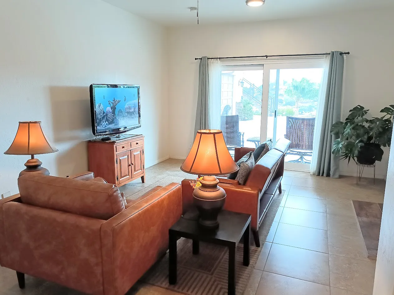 1620 1/4 York Dr — Photo 2