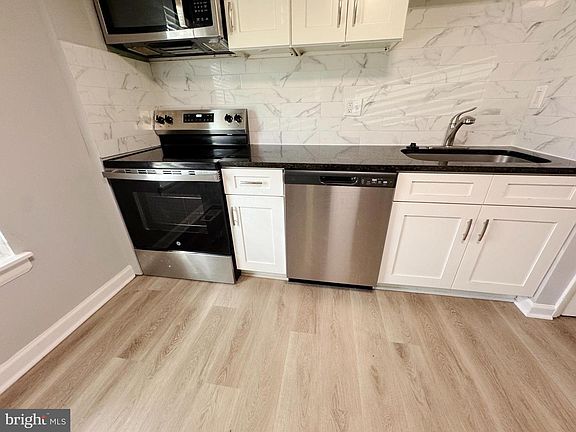 3rd image of 9226 Throgmorton Rd