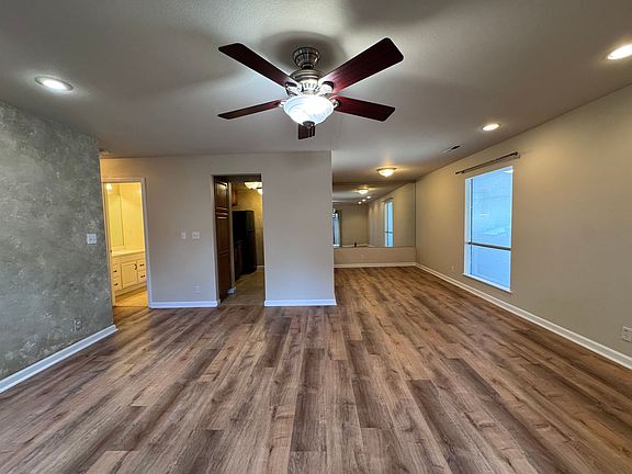 5th image of 5572 Magnolia Ter