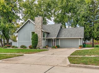 208 38th St, West Des Moines, IA 50265