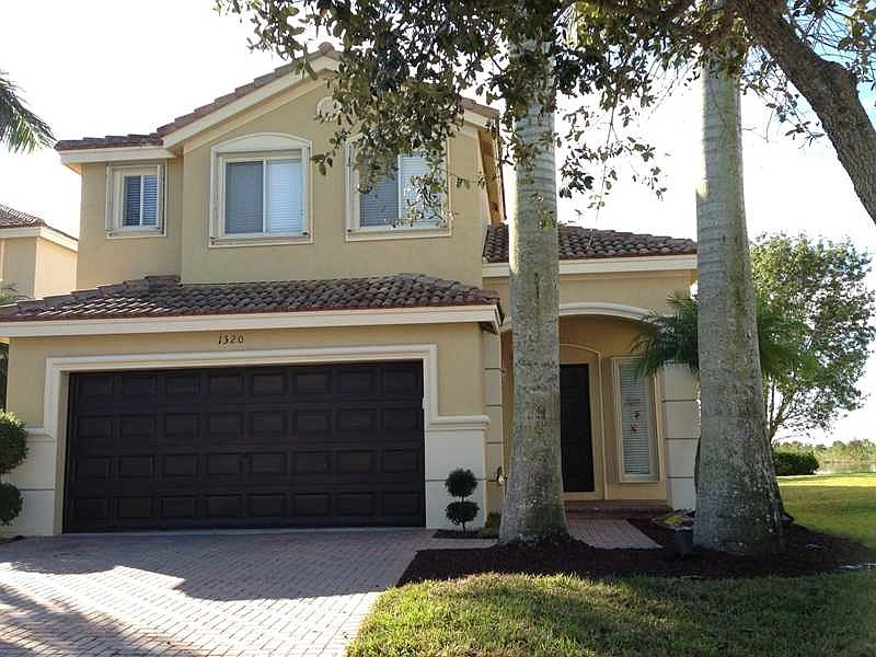 1st image of 1320 Canary Island Dr