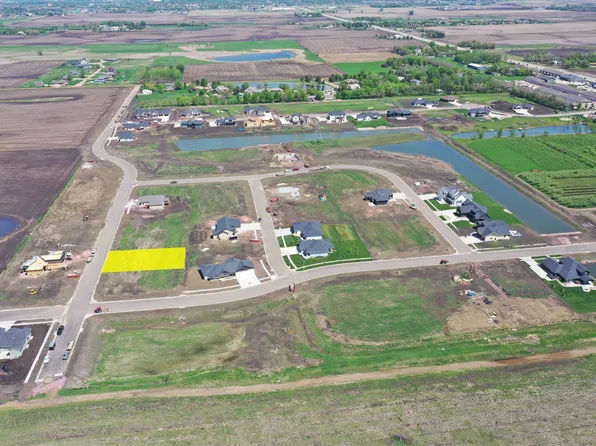 412 Andrew Ave, Harrisburg, SD 57032