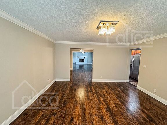 4th image of 2845 Holly Point Dr