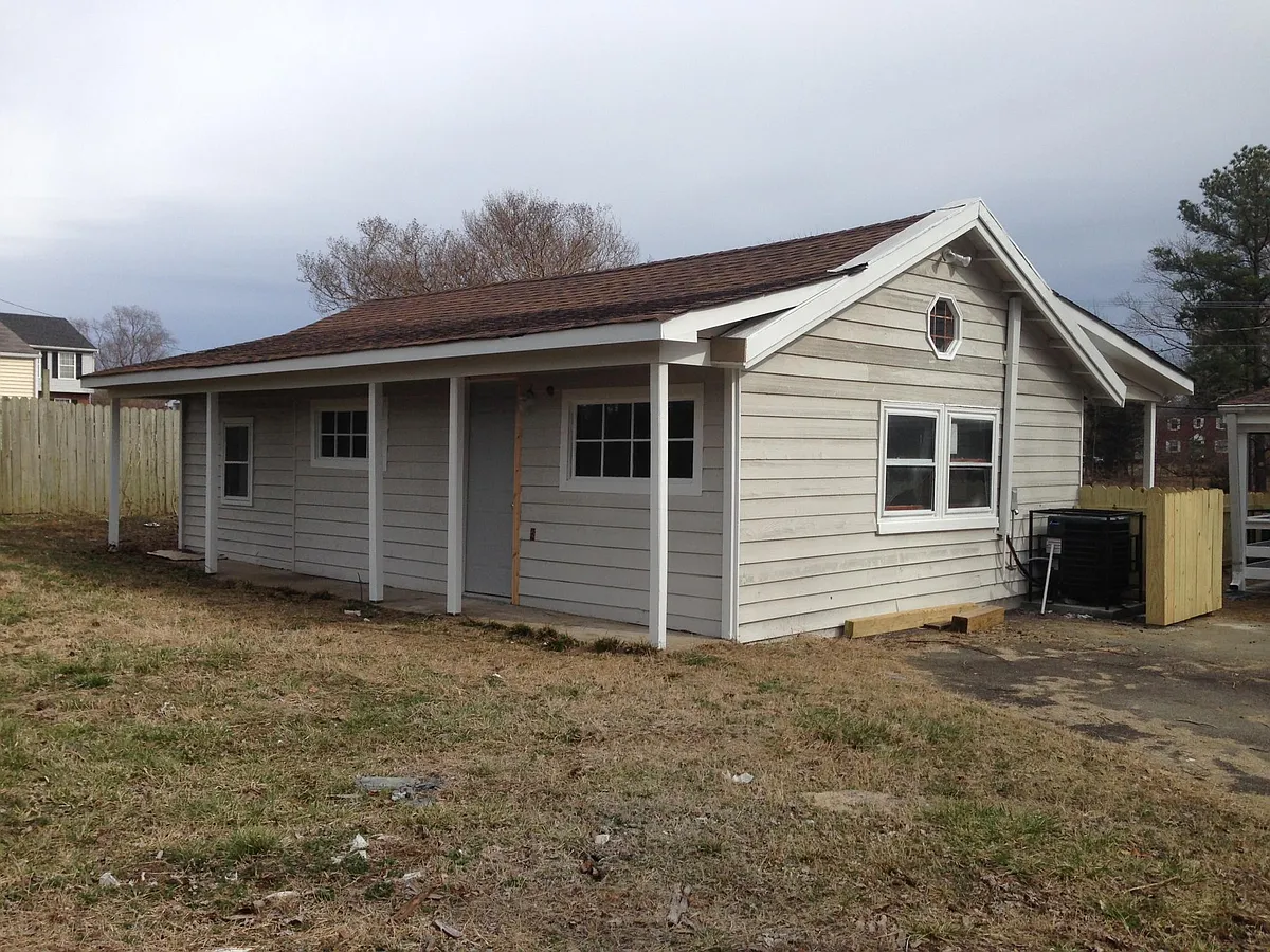 Back of Apartment - 5624 Walmsley Blvd #B