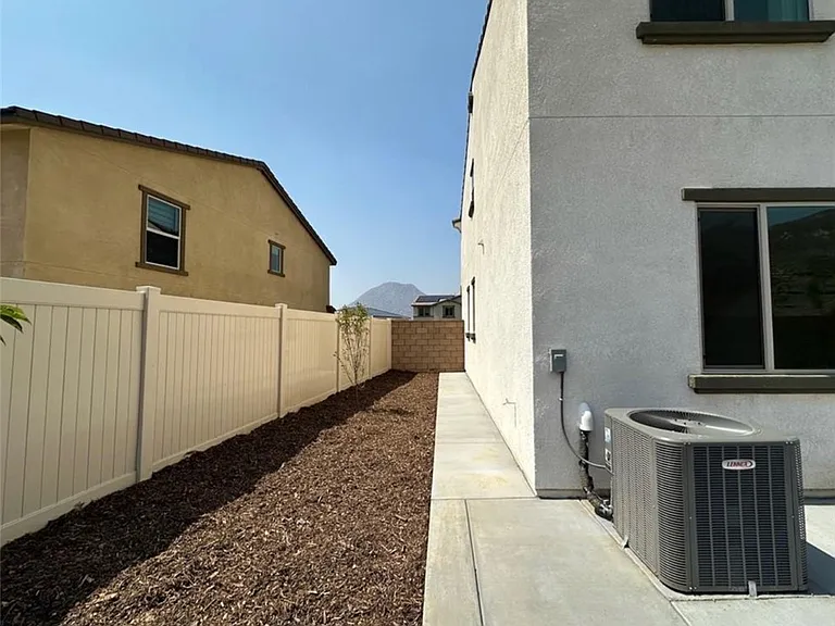 8489 Anthony St — Photo 27