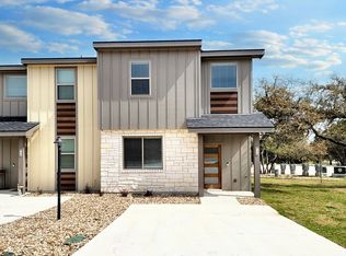 528 Palmer Dr, Point Venture, TX 78645
