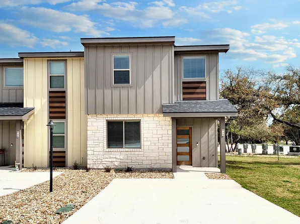 528 Palmer Dr, Point Venture, TX 78645