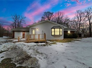 9690 S Voyles Rd, Pekin, IN 47165