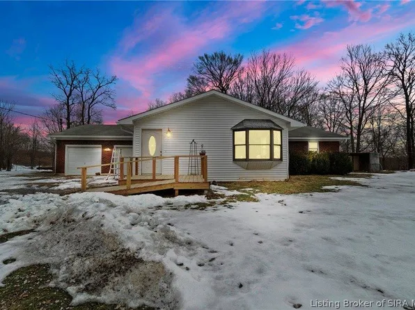 9690 S Voyles Rd, Pekin, IN 47165