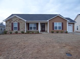 5342 Woodpecker Dr, Hope Mills, NC 28348