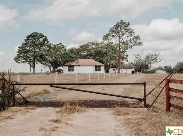 1696 E Fm 884, Yorktown, TX 78164