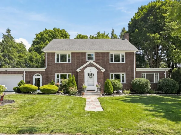 35 Swift Rd, Framingham, MA 01702