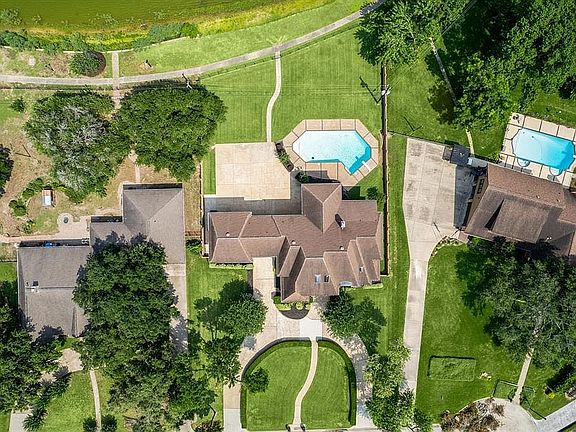 4th image of 8206 N Tahoe Dr