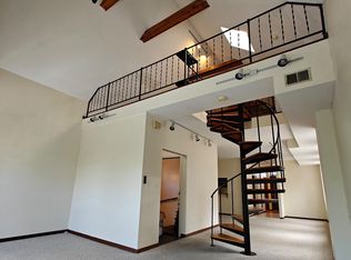 856 N May St APT 2F, Chicago, IL 60642