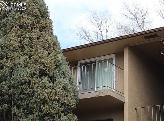 Private Balcony with views of the Peak!