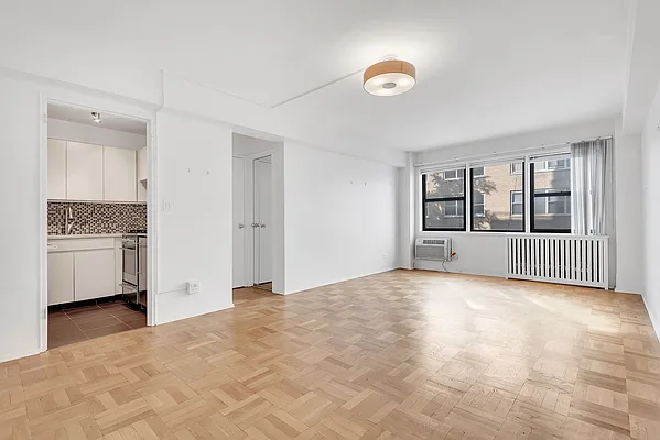 その他 apartamento #33 83-10 35th Avenue #2D in Jackson Heights, Queens | StreetEasy
