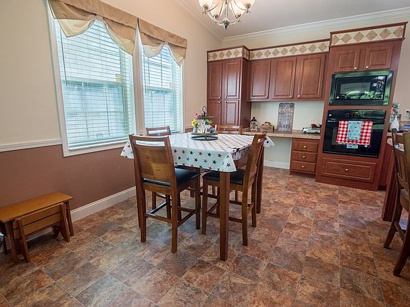 5th image of 6511 SW 128th Ln