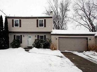 853 Cherry Ln, Waterville, OH 43566