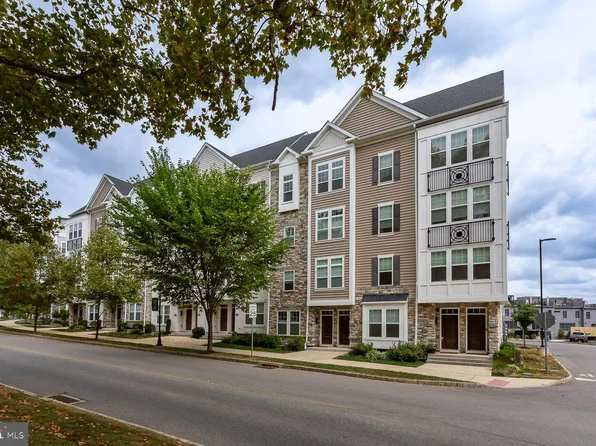 206 Charles Ellis Dr, Newtown Square, PA 19073