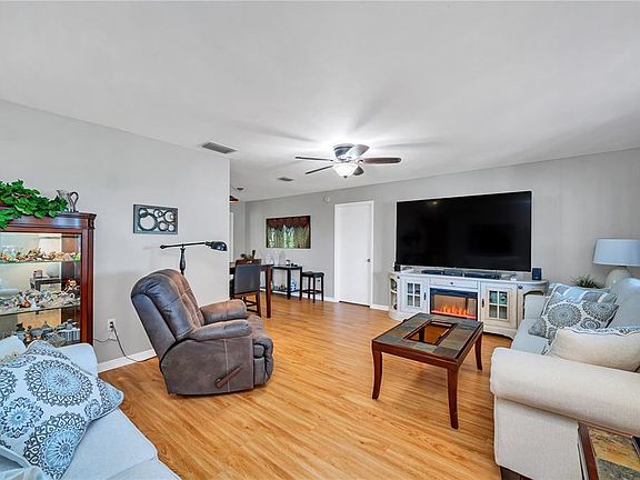 3rd image of 26146 Newcombe Cir