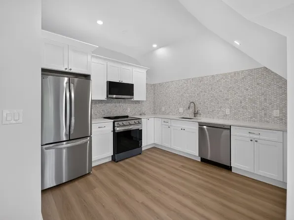533 Washington St #E, Dorchester Center, MA 02124