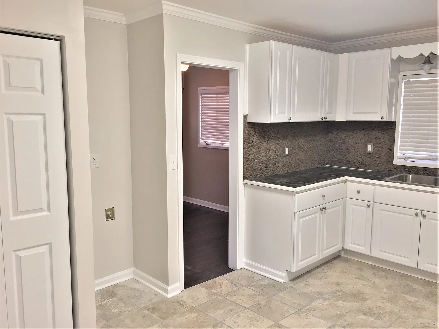 3 bed, 1.5 bath, 1092 sqft, $1,695 — Photo 4
