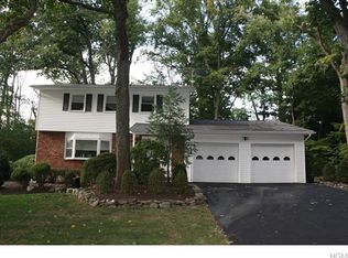 7 Craftwood Dr, Spring Valley, NY 10977