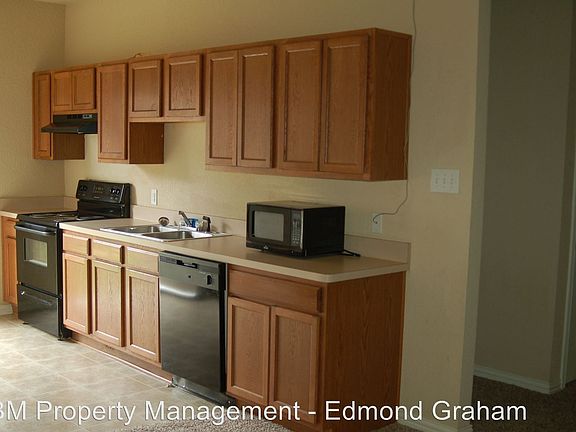 4th image of 1707 N Kaufman St #A