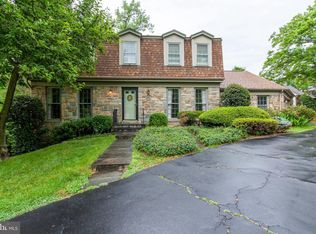 6034 Chesterbrook Rd UNIT B, Mc Lean, VA 22101