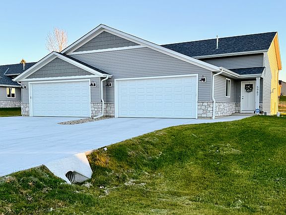 2nd image of 5989-5991 Hanson Ct