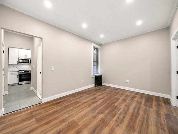 5th image of 219 Mallory Ave Floor 2