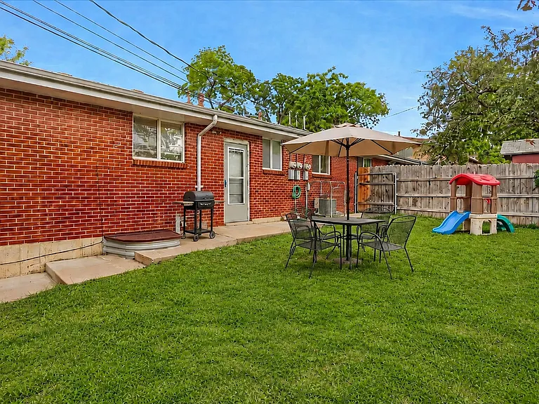 5423 S Fox St — Photo 18
