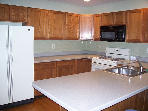 Eat-in Kitchen