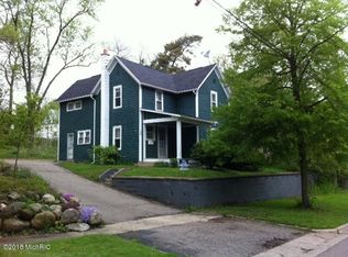 615 Prairie Ave, Kalamazoo, MI 49006