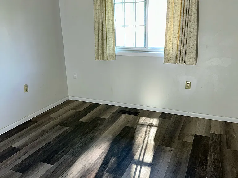 144 Lane St — Photo 7