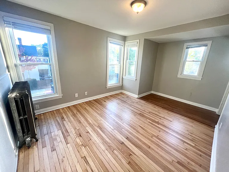 2654 Colfax Ave S — Photo 12
