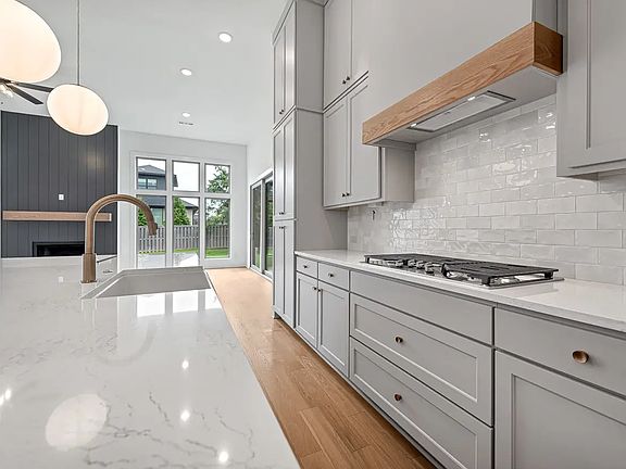 7th image of this home