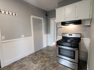 26 Chestnut Ave #2F, Cranston, RI 02910