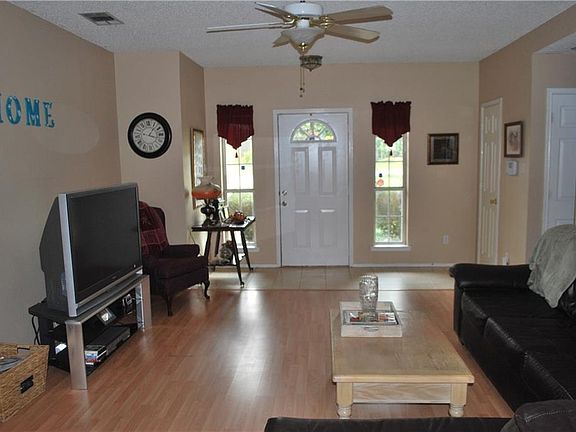 5th image of 404 Creekside Dr