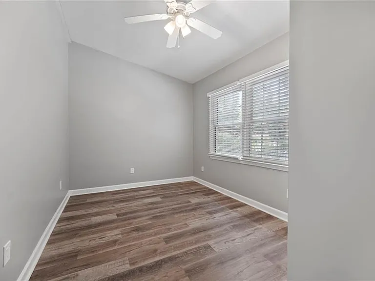 1126 Briarcliff Pl NE #2 — Photo 4